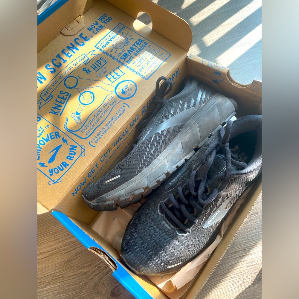 Brooks Ghost 13 black sneakers
